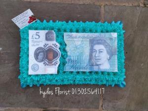 five pound note funeral flowers